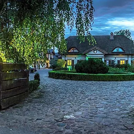Inn Dworek Nad Pilica 3*