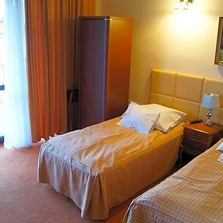 Inn Dworek Nad Pilica 3*