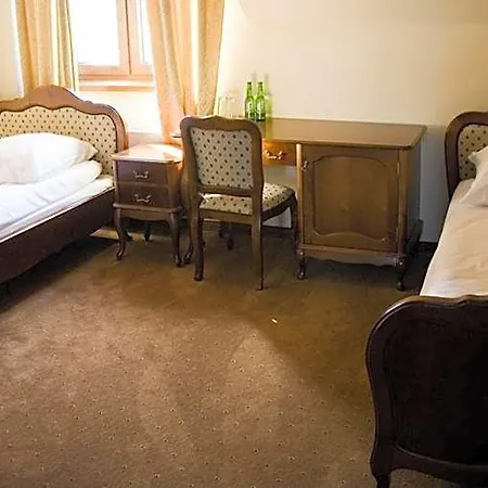 Inn Dworek Nad Pilica 3*