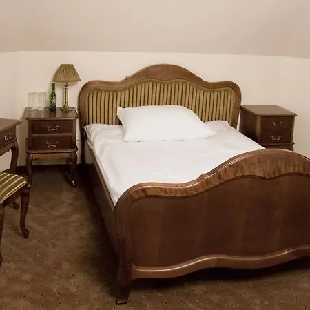 Inn Dworek Nad Pilica 3*